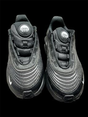 Nike Black & White Air Max Slip-On Trainers